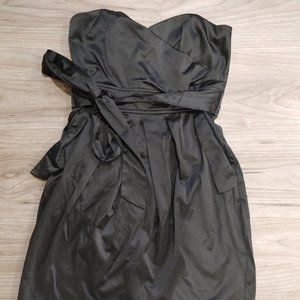 Sweetheart neckline size 8 petite dress